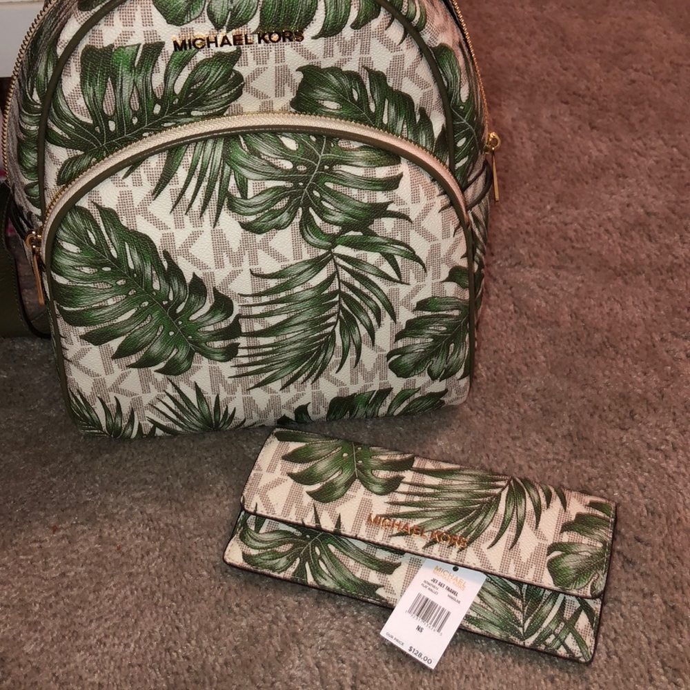 Matching mk wallet